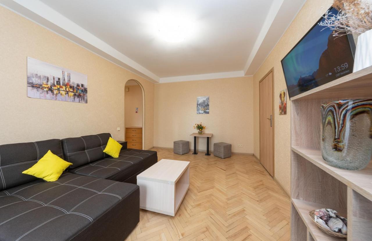 קייב 1 Bedroom Apart Near Metro Pecherska מראה חיצוני תמונה