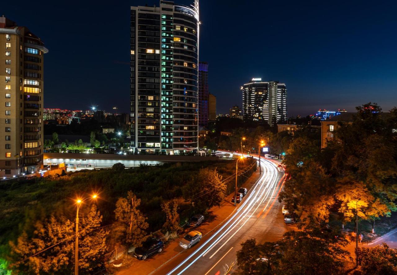 קייב 1 Bedroom Apart Near Metro Pecherska מראה חיצוני תמונה
