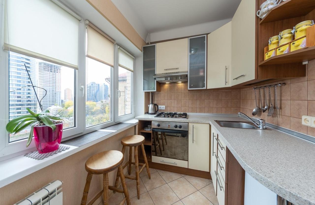 קייב 1 Bedroom Apart Near Metro Pecherska מראה חיצוני תמונה