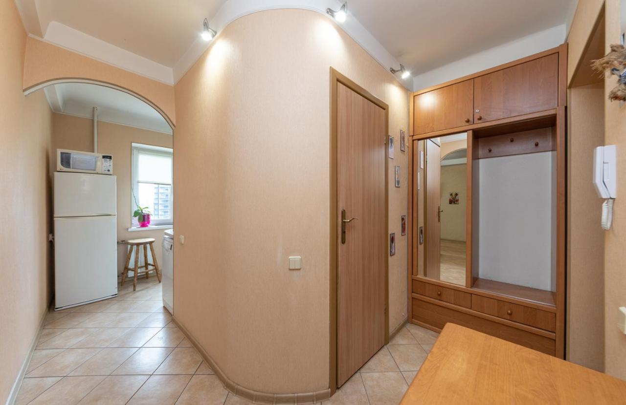 קייב 1 Bedroom Apart Near Metro Pecherska מראה חיצוני תמונה
