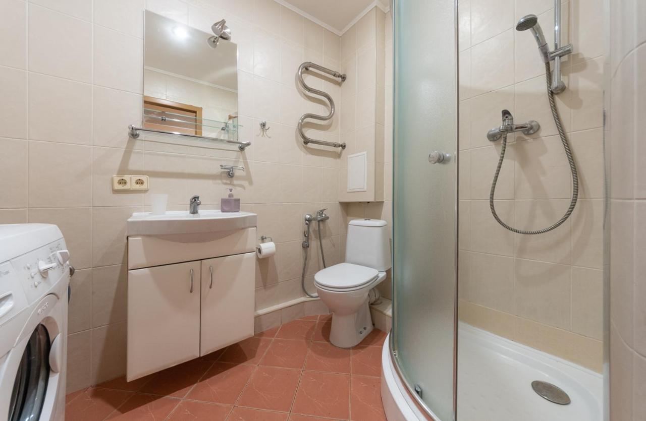 קייב 1 Bedroom Apart Near Metro Pecherska מראה חיצוני תמונה
