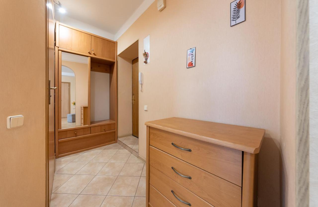 קייב 1 Bedroom Apart Near Metro Pecherska מראה חיצוני תמונה