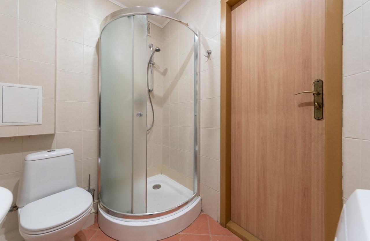 קייב 1 Bedroom Apart Near Metro Pecherska מראה חיצוני תמונה